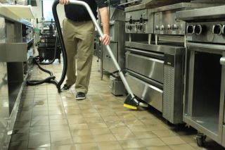 Kitchen cleaning with OmniFlex Dispense&Vac 